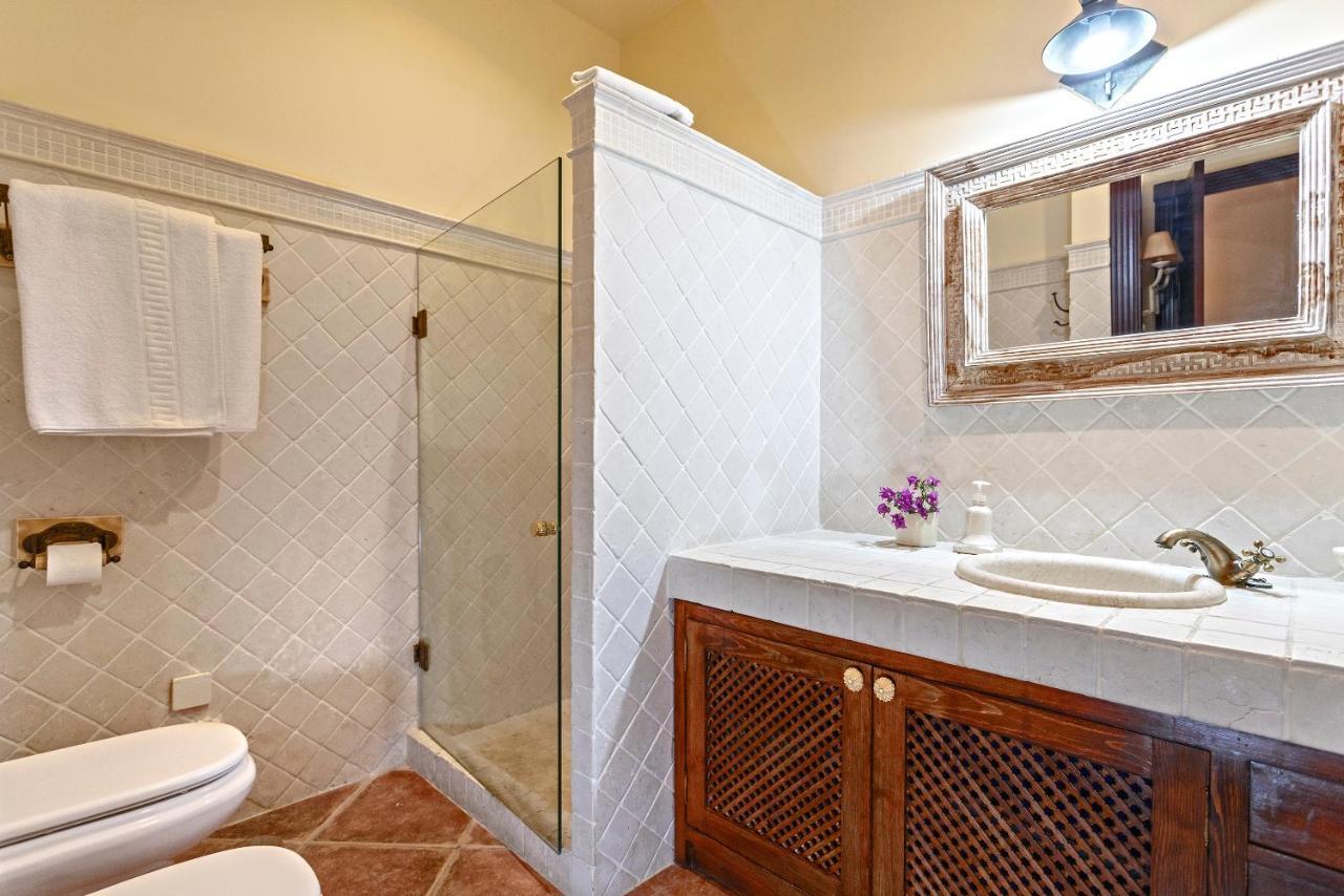 Casa Flores Con Piscina Interior Climatizada Alcaucin Ngoại thất bức ảnh