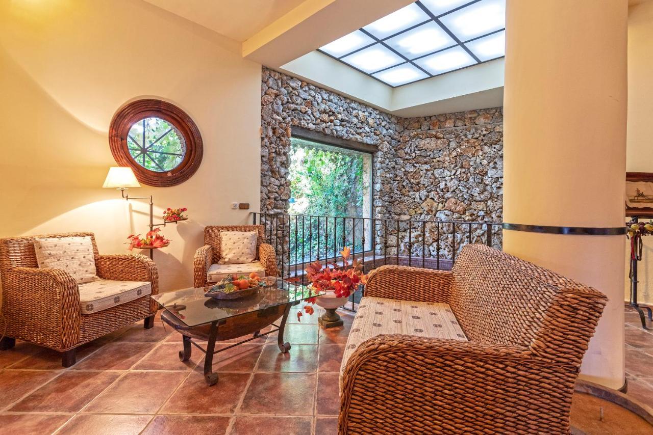 Casa Flores Con Piscina Interior Climatizada Alcaucin Ngoại thất bức ảnh