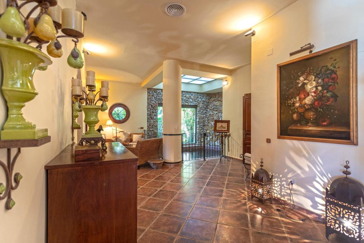Casa Flores Con Piscina Interior Climatizada Alcaucin Ngoại thất bức ảnh